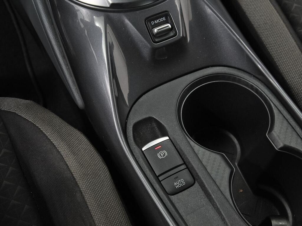 Nissan Juke DIG-T 84 kW (114 CV) 6M/T N-Connecta 28