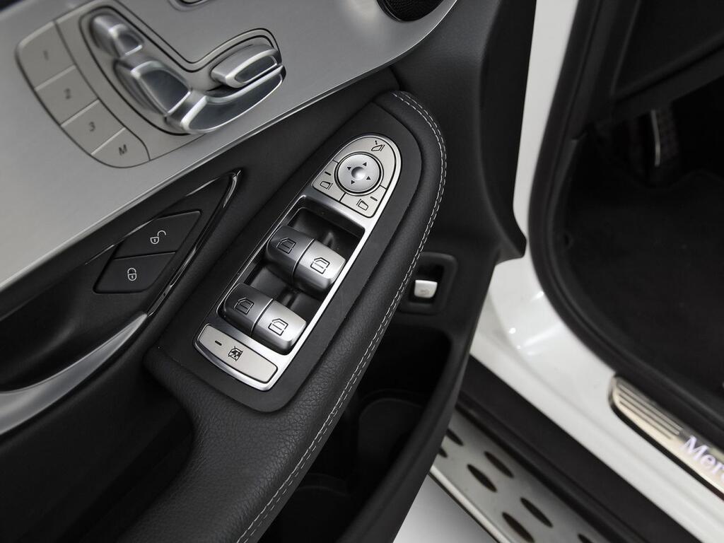 Mercedes GLC GLC 220 d 4MATIC 12