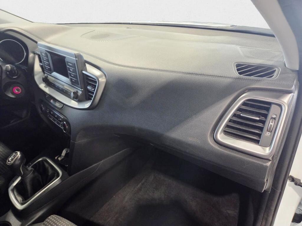 Kia Ceed FAMILIAR CONCEPT TOURER 1.0 T-GDI 120CV 5P 8