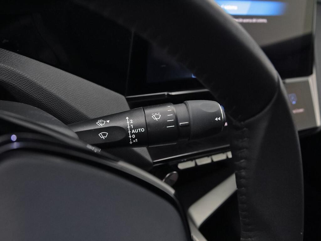 Peugeot 408 408 Allure HYBRID 136 eDCS6 17