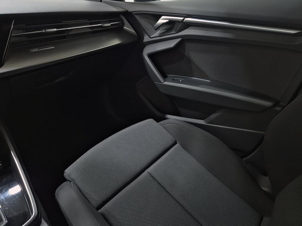Audi A3 Sportback Genuine 35 TDI 110kW S tronic 32