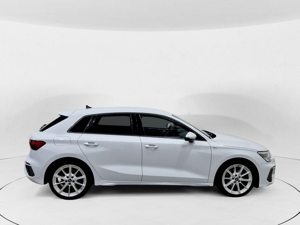 Audi A3 Sportback Genuine 35 TDI 110kW S tronic 3