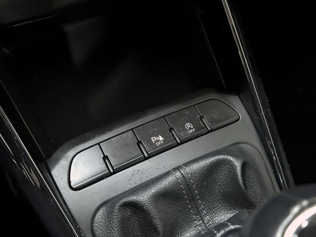 Kia Rio 1.0 T-GDi 74kW (100CV) Drive 26