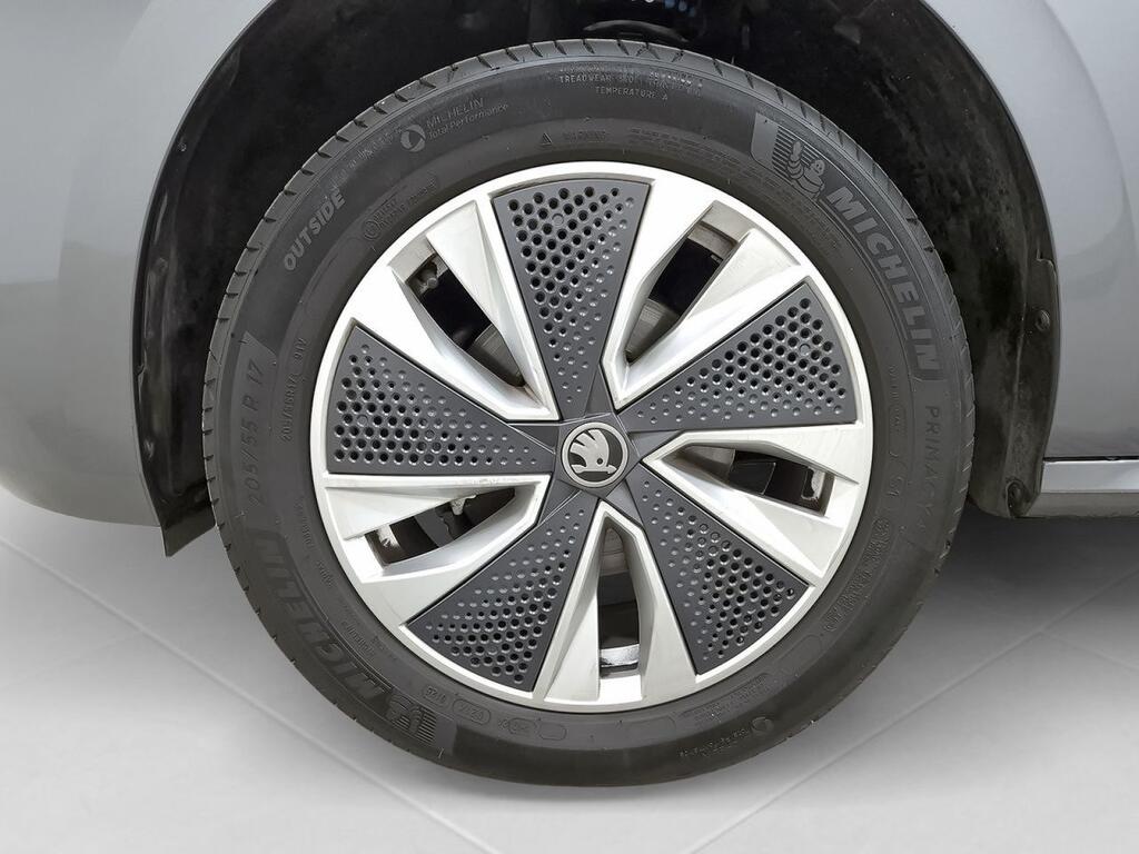 Skoda Kamiq 1.5 TSI 110kW (150CV) DESIGN 8