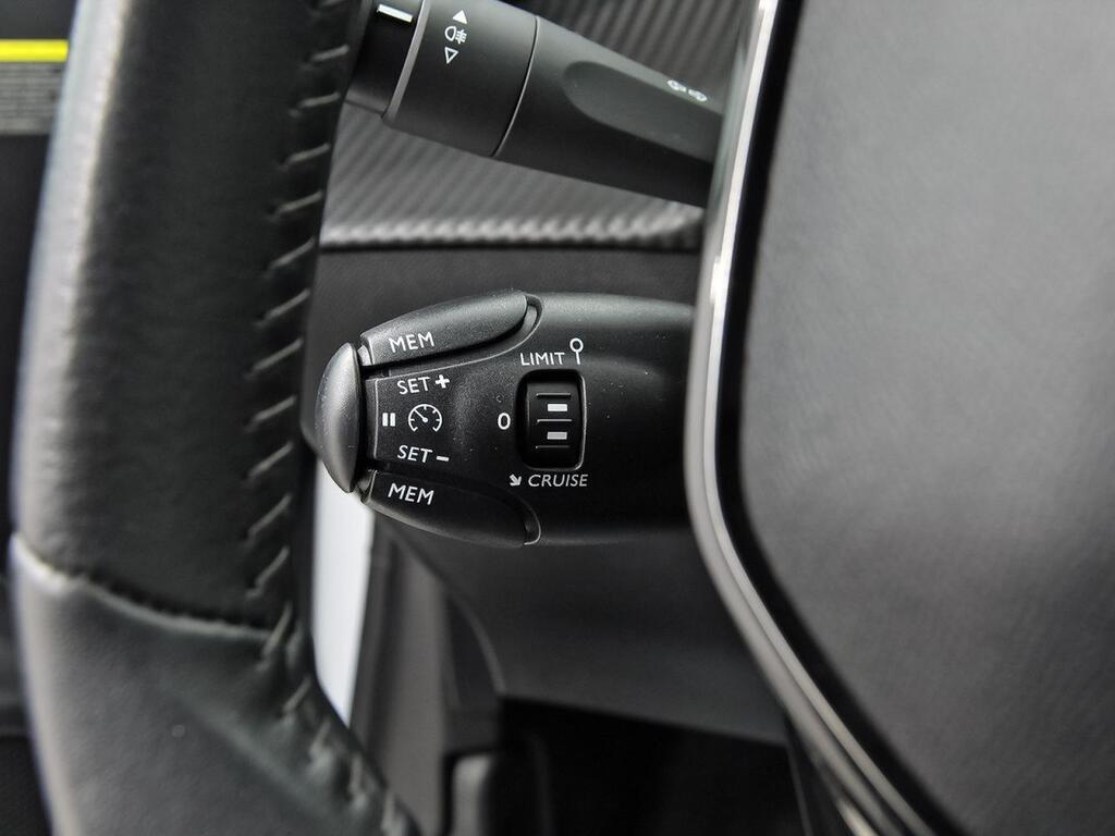Peugeot 208 BlueHDi 73kW (100CV) Allure 17