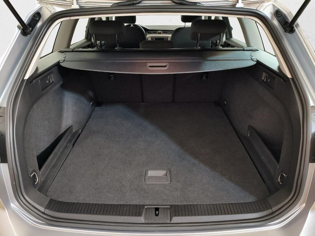 Volkswagen Passat Variant Business 2.0 TDI 110kW 9