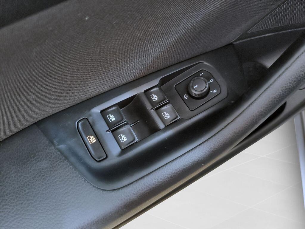 Volkswagen Passat Variant Business 2.0 TDI 110kW 11