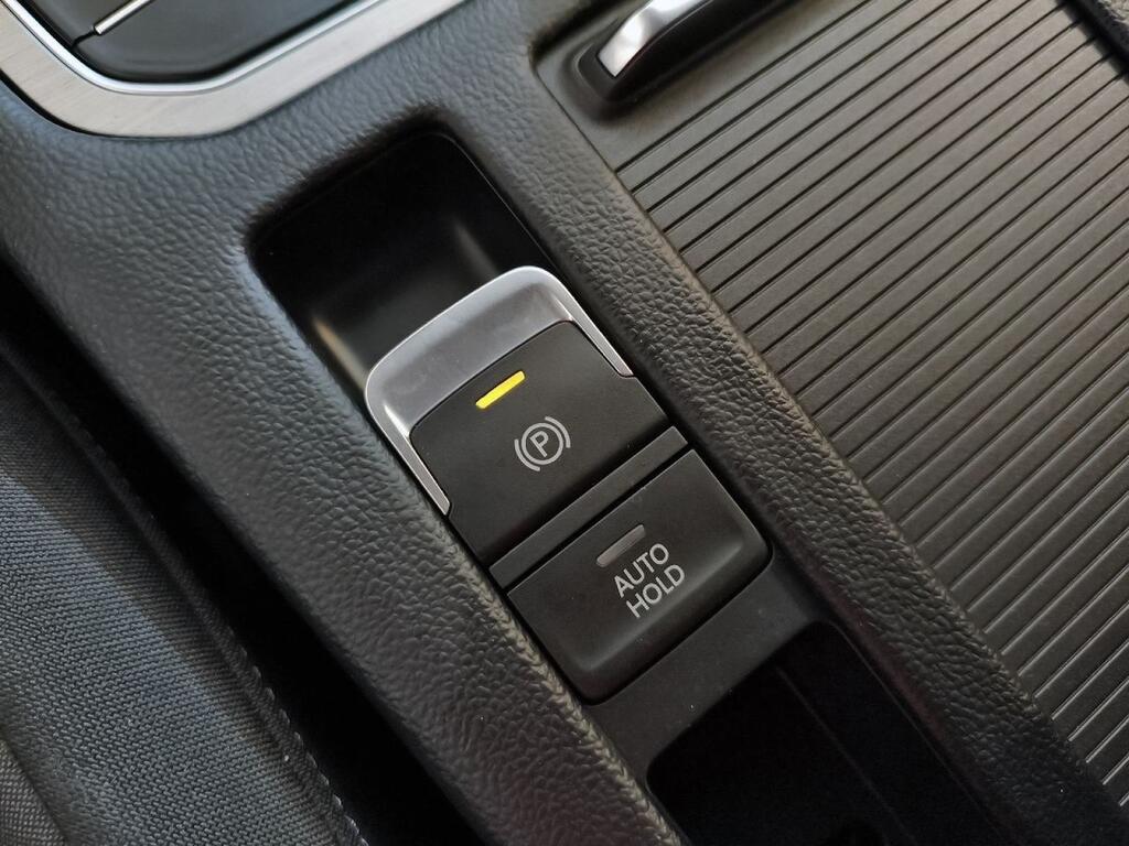Volkswagen Passat Variant Business 2.0 TDI 110kW 24