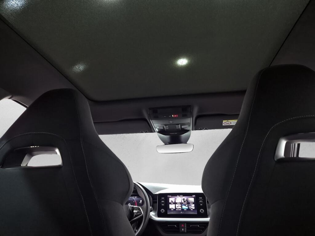 Skoda Kamiq 1.0 TSI 81kW (110CV) SCOUT 32