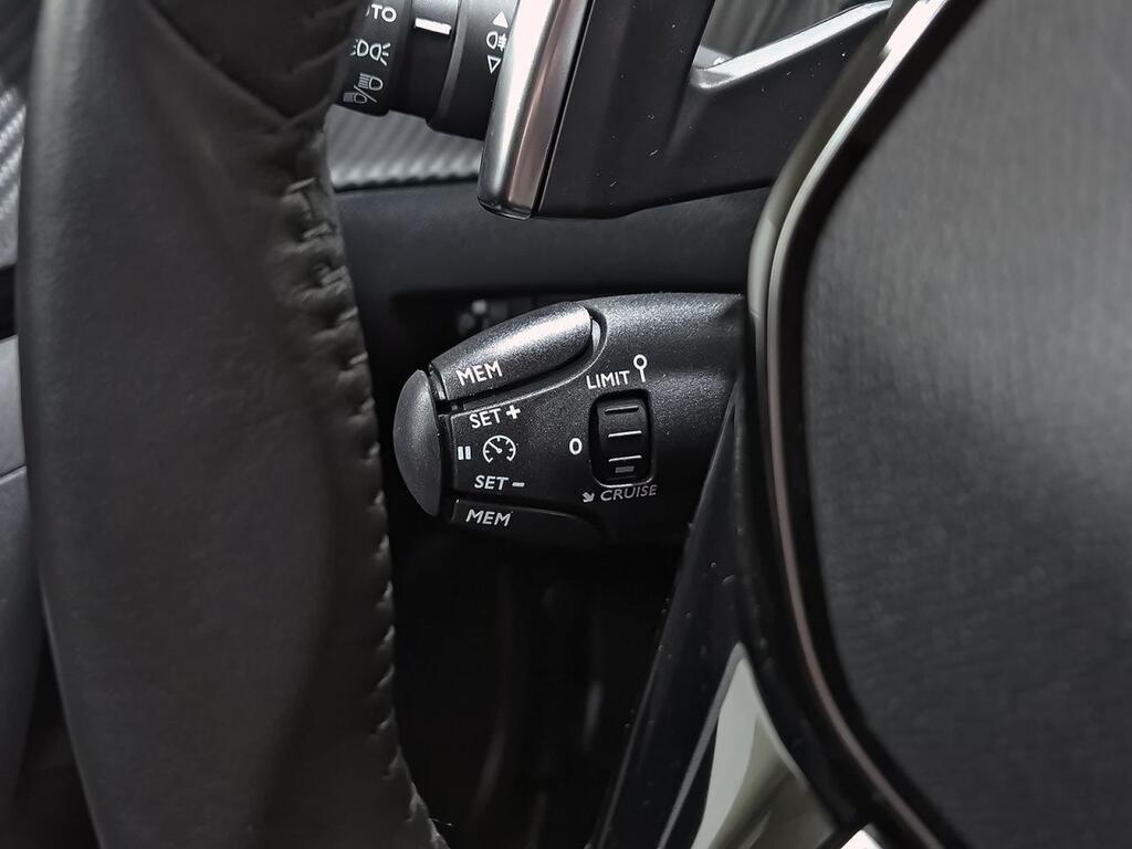 Peugeot 2008 Allure Puretech 130 S&S EAT8 15