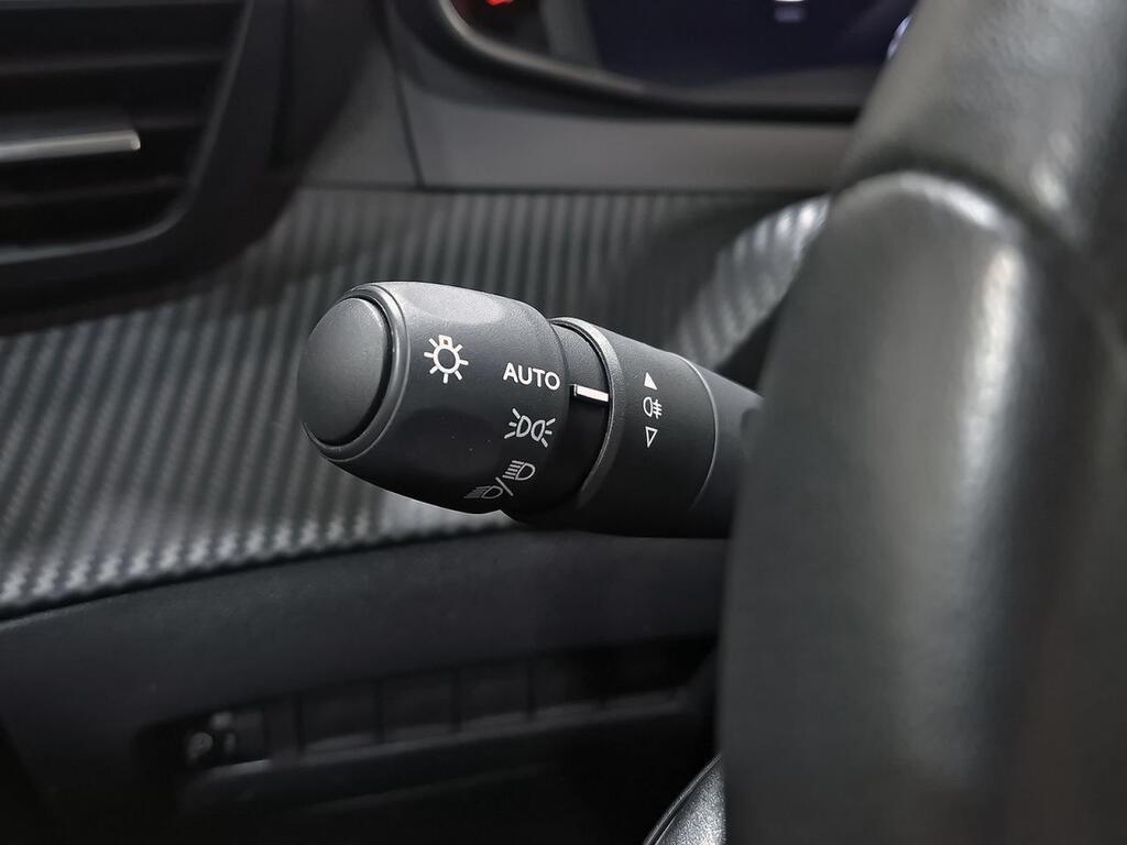 Peugeot 2008 Allure Puretech 130 S&S EAT8 14