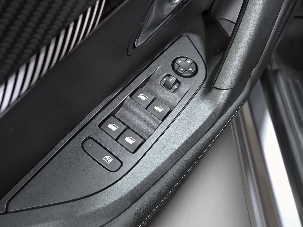 Peugeot 2008 Allure Puretech 130 S&S EAT8 11