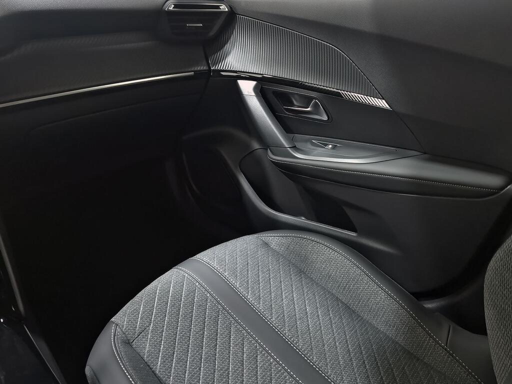 Peugeot 2008 Allure Puretech 130 S&S EAT8 31