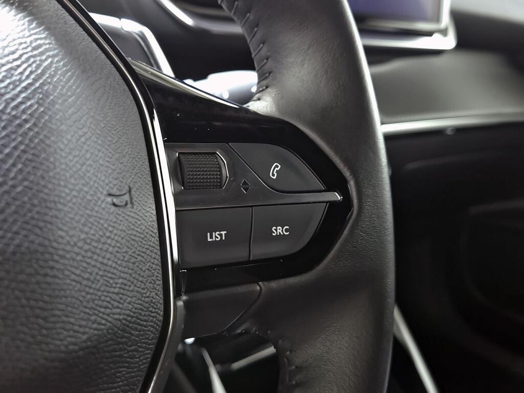 Peugeot 2008 Allure Puretech 130 S&S EAT8 18