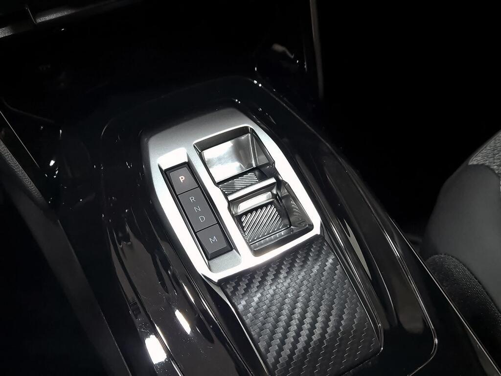 Peugeot 2008 Allure Puretech 130 S&S EAT8 28