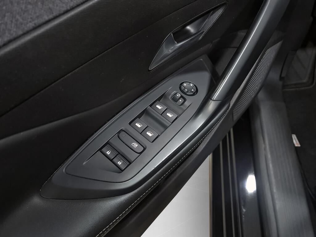 Peugeot 308 5P Allure BlueHDi 130 S&S EAT8 11