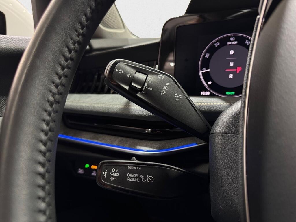 Skoda Superb Combi 1.5 TSI m-HEV 110kW DSG Selection 12