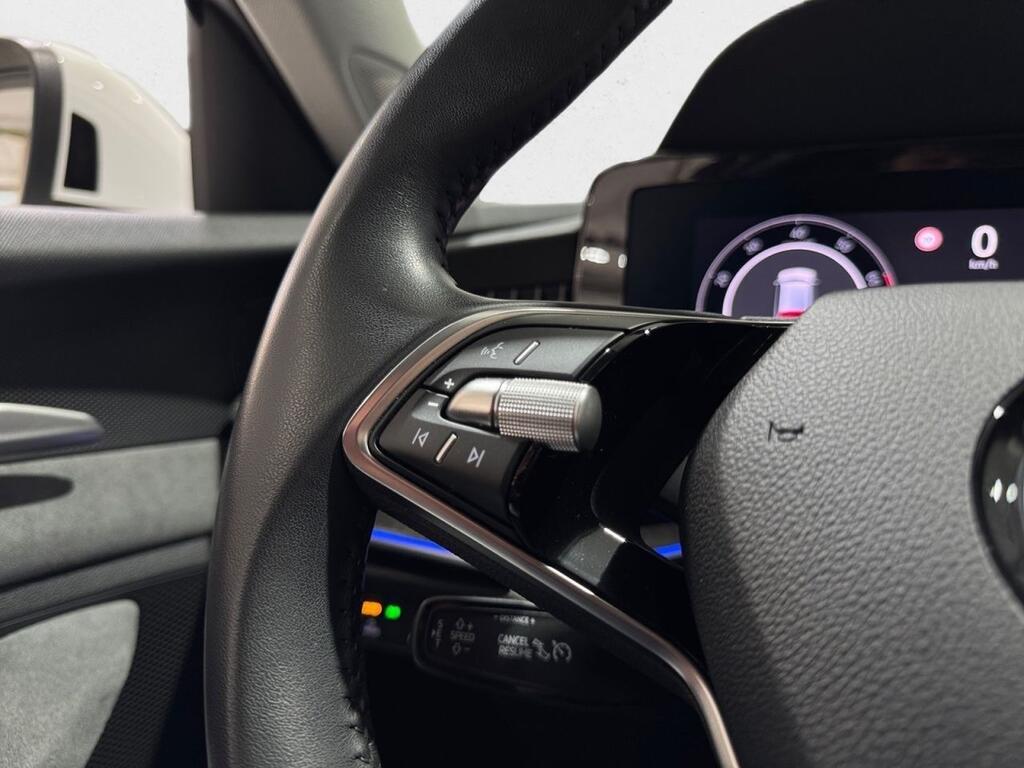 Skoda Superb Combi 1.5 TSI m-HEV 110kW DSG Selection 9