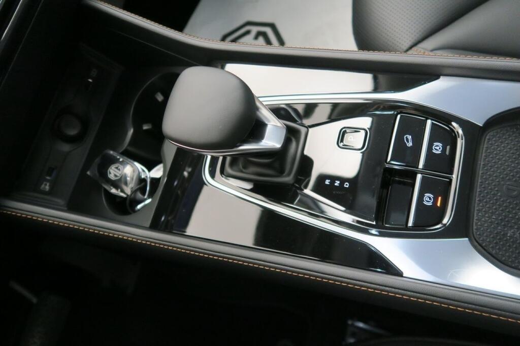 MG HS LUXURY 1.5 HYBRID+ 224 CV 5P 9