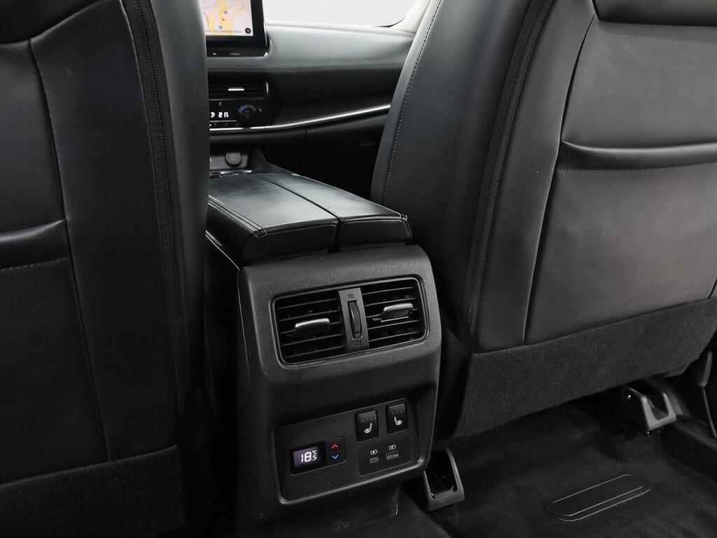 Nissan X-Trail 7pl 1.5 e-4ORCE 158kW 4x4 A/T Tekna+ 42