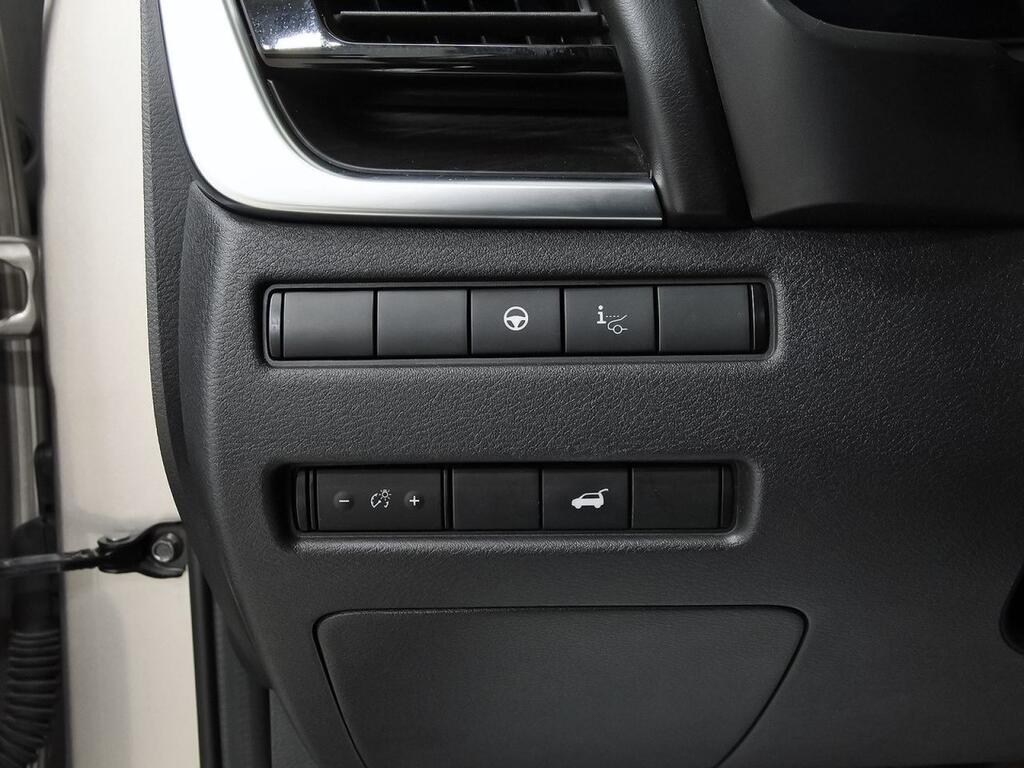 Nissan X-Trail 7pl 1.5 e-4ORCE 158kW 4x4 A/T Tekna+ 16