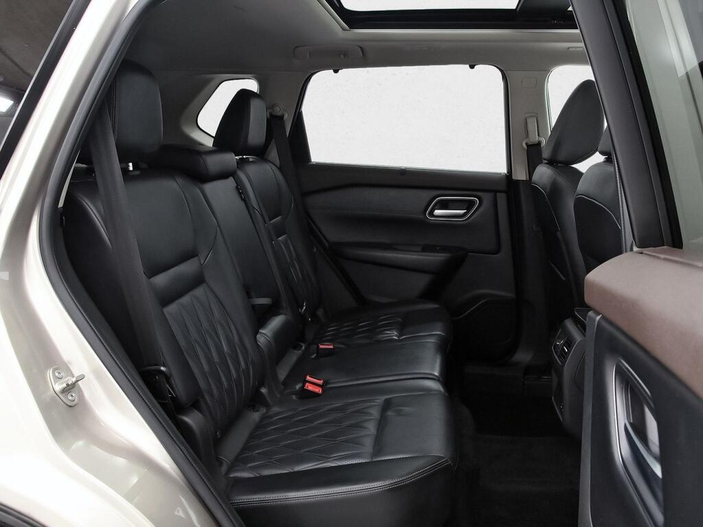 Nissan X-Trail 7pl 1.5 e-4ORCE 158kW 4x4 A/T Tekna+ 8