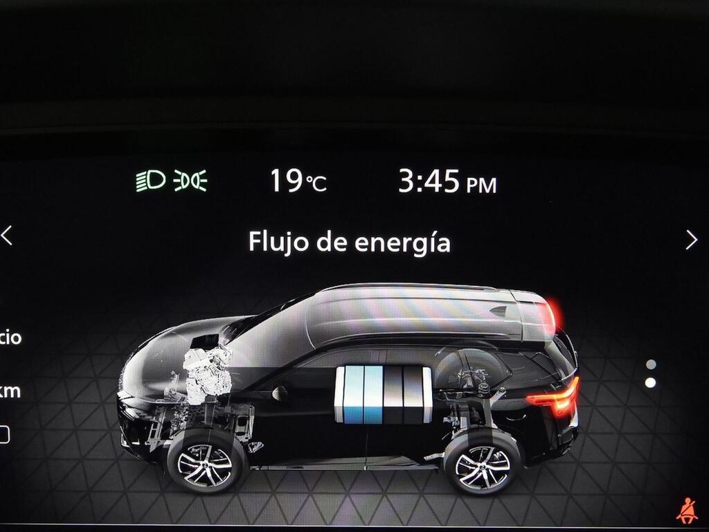 Nissan X-Trail 7pl 1.5 e-4ORCE 158kW 4x4 A/T Tekna+ 31