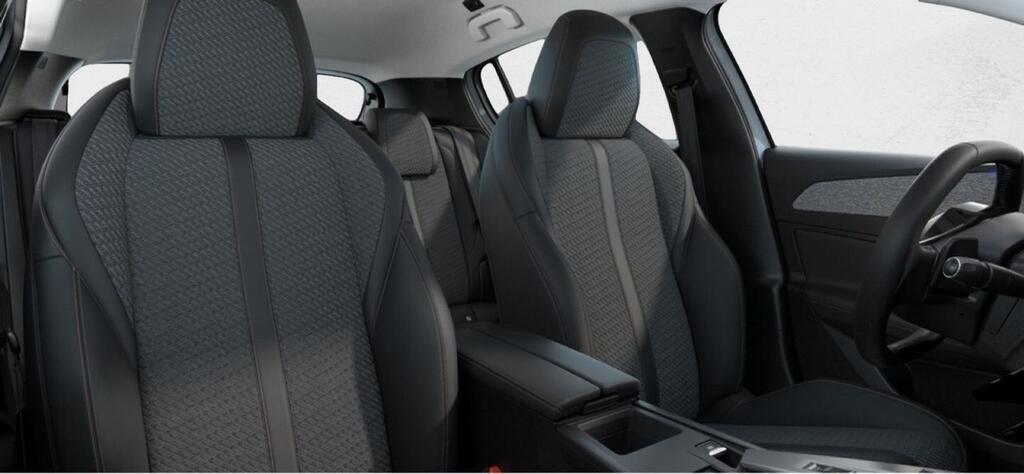 Peugeot 308 Berlina BEV 58KWH 115KW ALLURE 156 5P 9