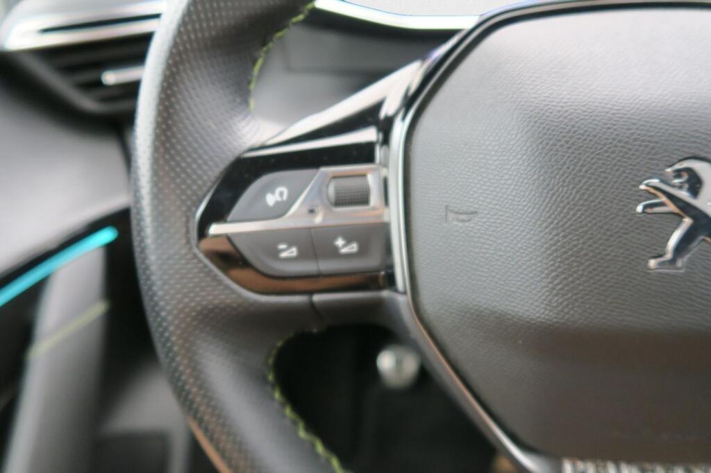 Peugeot 208 PureTech 73kW (100CV) GT Pack 11