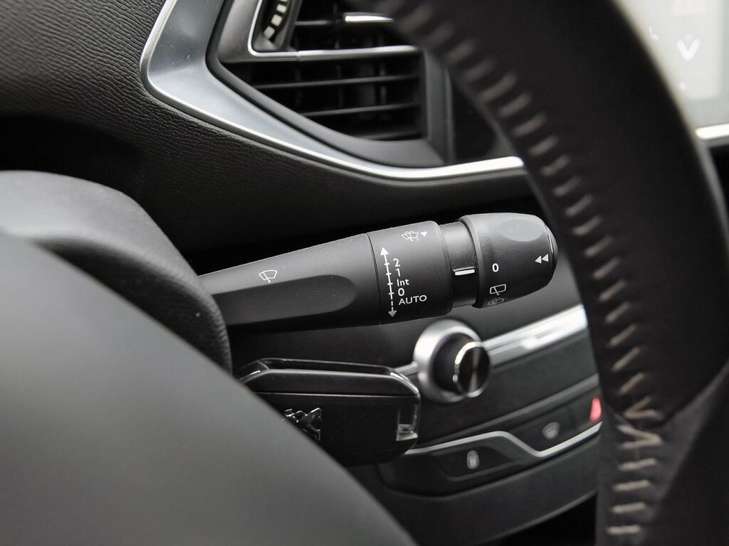 Peugeot 308 5p Style BlueHDi 130 S&S 15