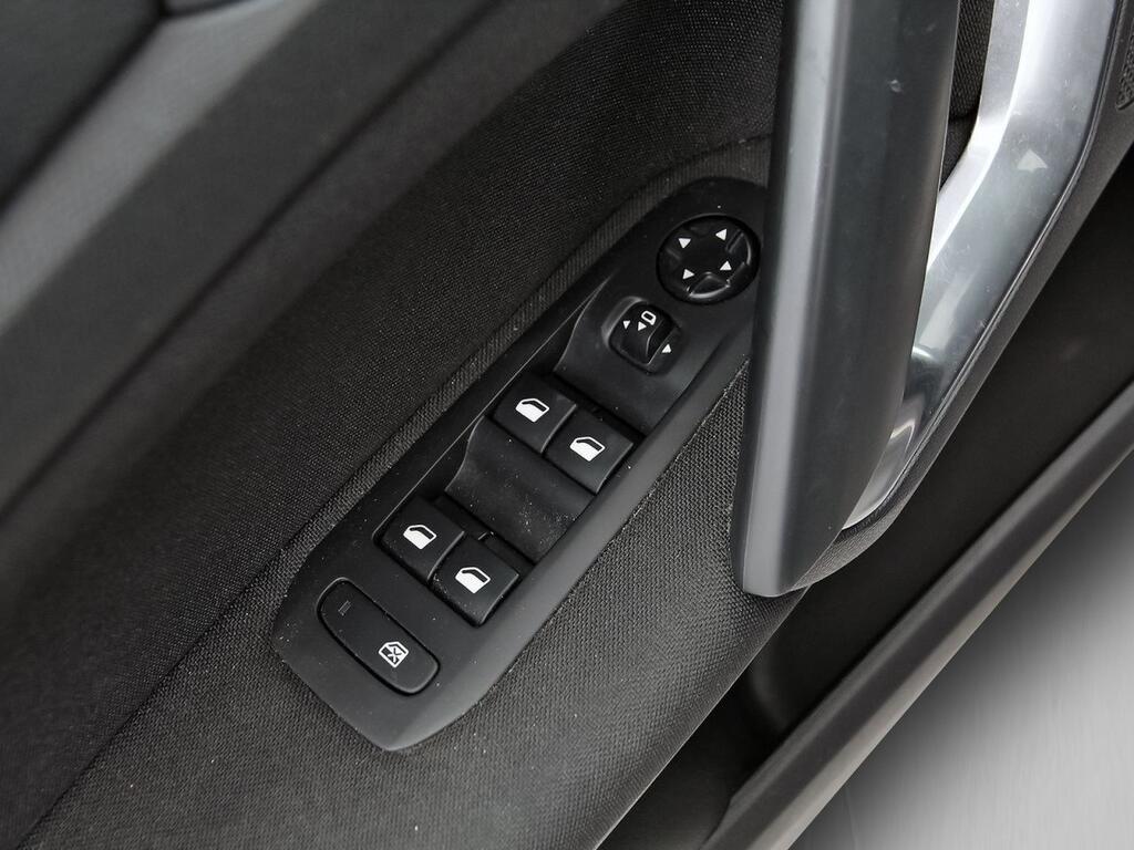 Peugeot 308 5p Style BlueHDi 130 S&S 10
