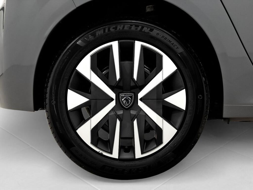 Peugeot 208 Active Puretech 100 11