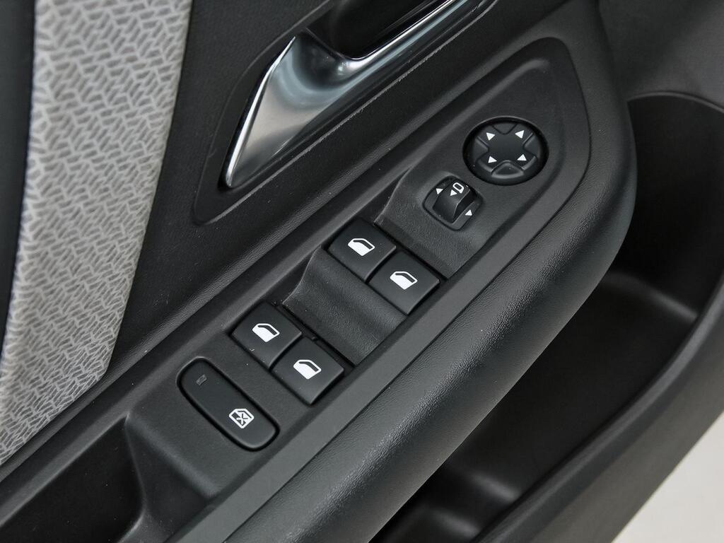 Citroën C4 PureTech 130 S&S EAT8 Shine 13
