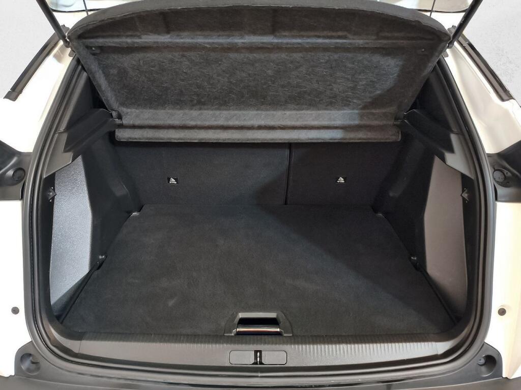 Peugeot 2008 Allure Pack BlueHDI 81kW (110CV) 9