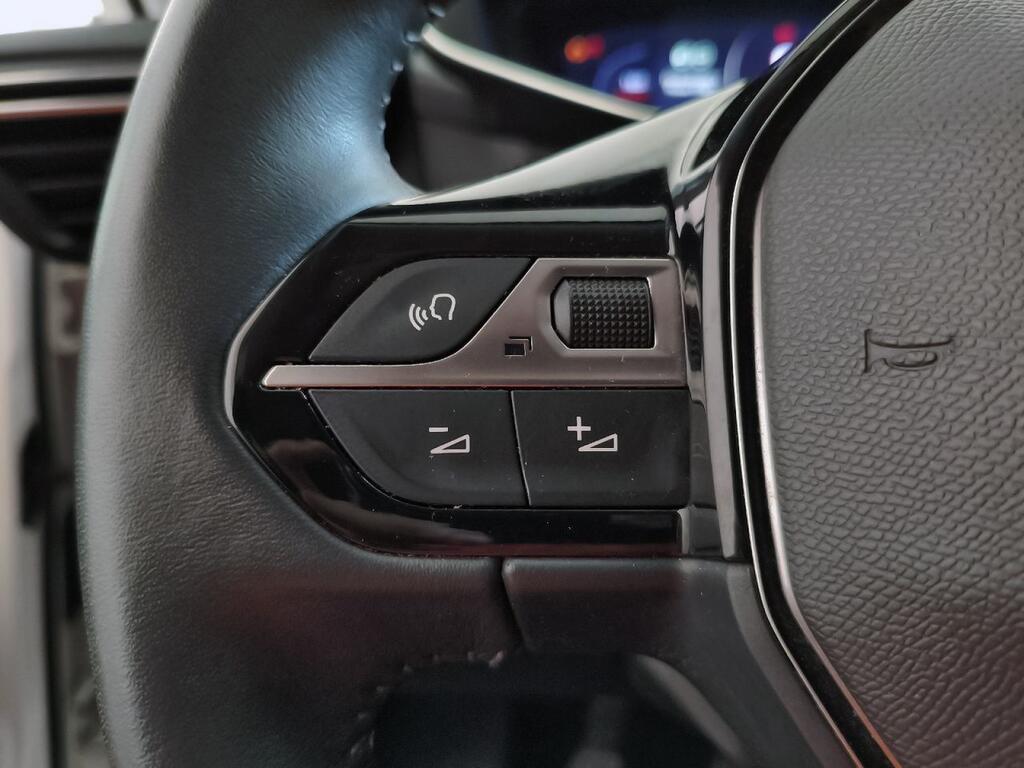 Peugeot 2008 Allure Pack BlueHDI 81kW (110CV) 13