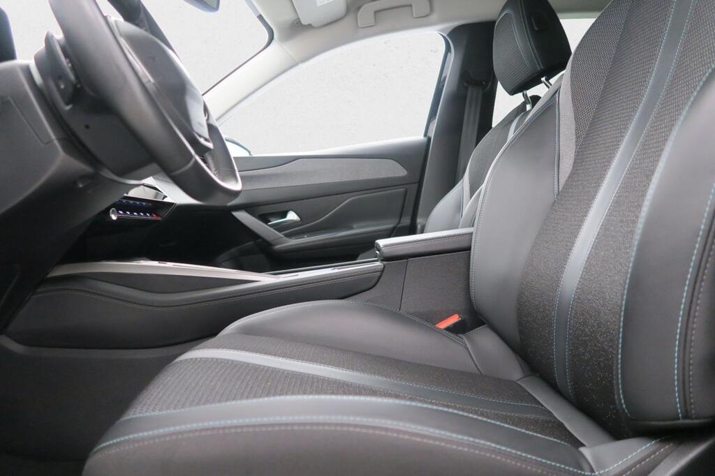 Peugeot 308 5P Allure Pack PureTech 130 S&S EAT8 7