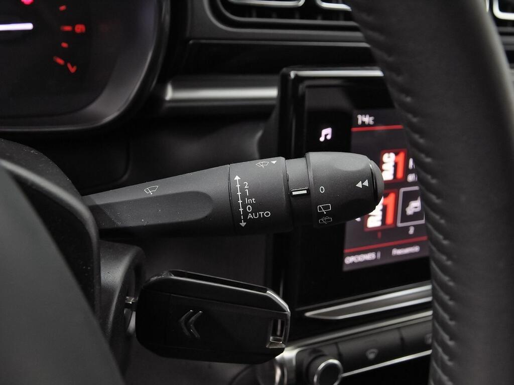 Citroën C3 PureTech 60KW (83CV) Shine 27