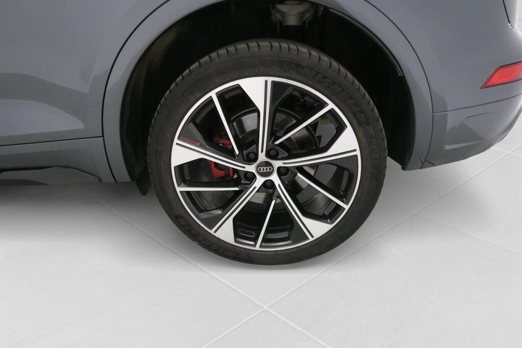 Audi Q5 Black line 40 TDI 150kW quattro-ultra 9