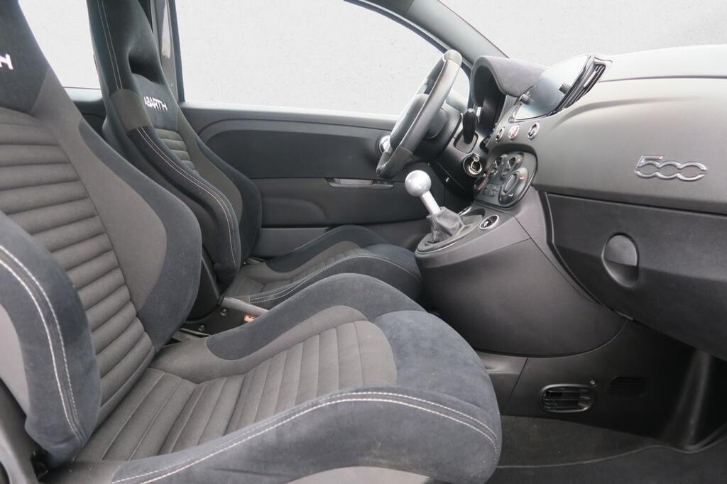 Abarth 500 695C 1.4 16v T-Jet 132kW (180 CV) 20