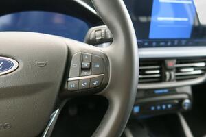 Ford Focus 1.0 Ecoboost MHEV 114kW Active 12