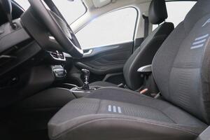 Ford Focus 1.0 Ecoboost MHEV 114kW Active 15