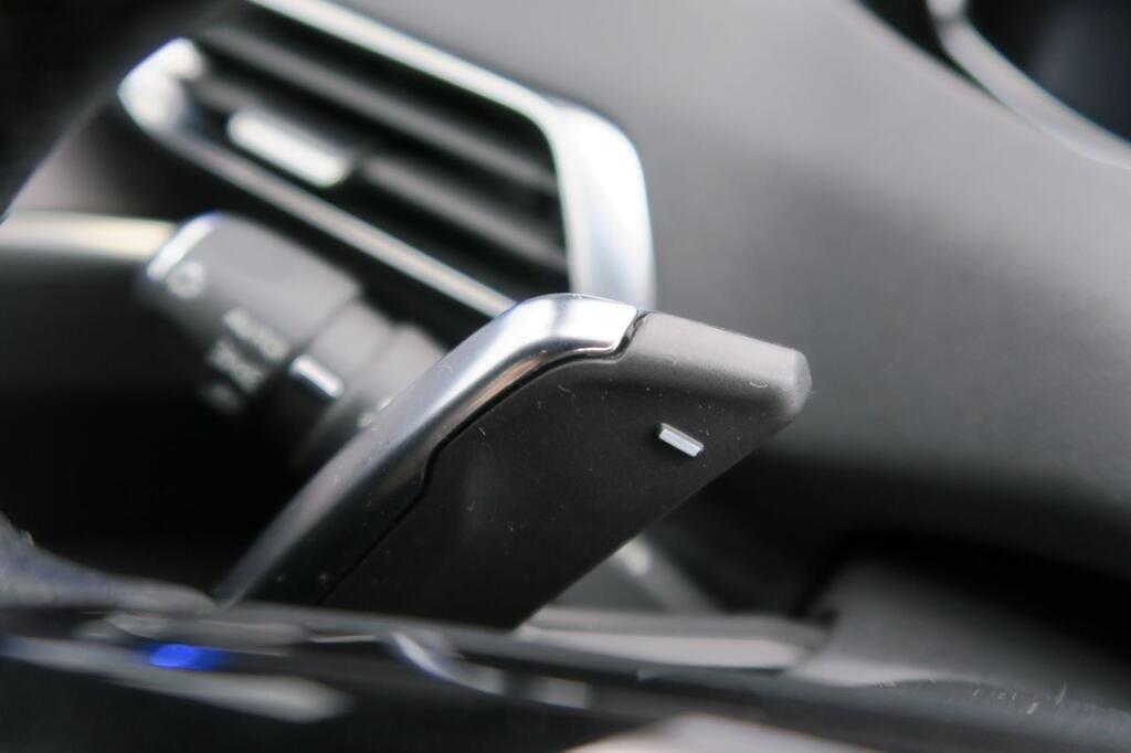 Peugeot 3008 Hybrid 225 e-EAT8 GT Pack 24