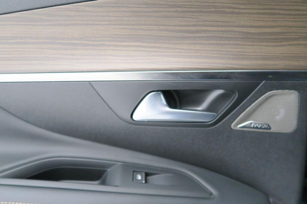 Peugeot 3008 Hybrid 225 e-EAT8 GT Pack 15
