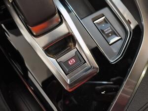 Peugeot 3008 Hybrid 225 e-EAT8 GT Pack 24