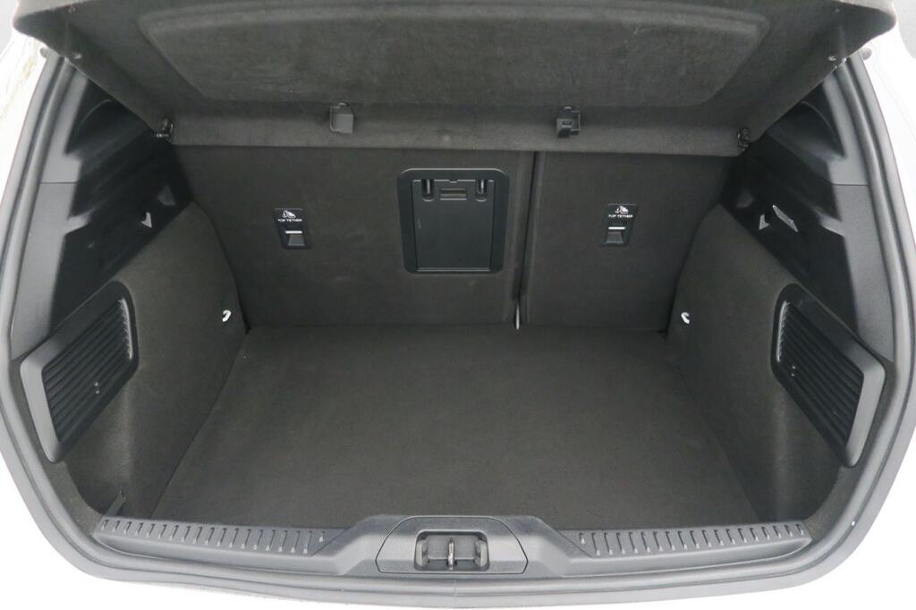 Ford Focus 1.0 Ecoboost MHEV 92kW ST-Line 9
