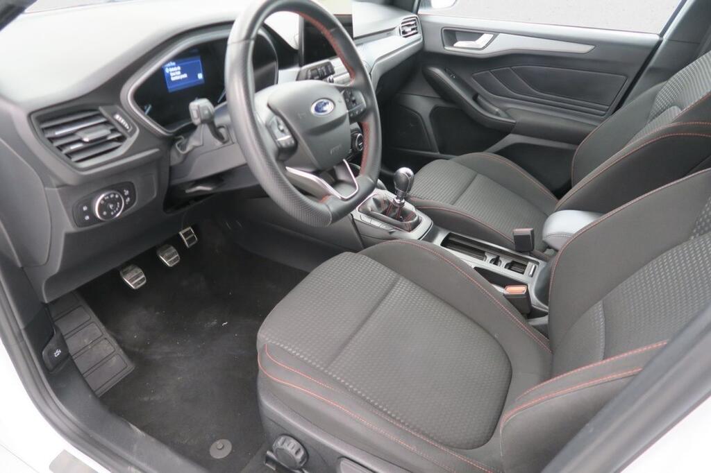 Ford Focus 1.0 Ecoboost MHEV 92kW ST-Line 13