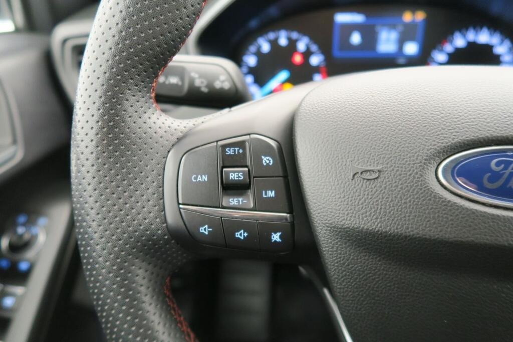 Ford Focus 1.0 Ecoboost MHEV 92kW ST-Line 15