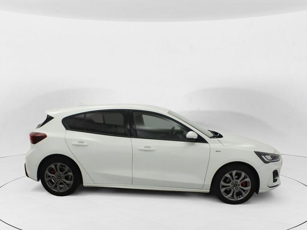 Ford Focus 1.0 Ecoboost MHEV 92kW ST-Line 3