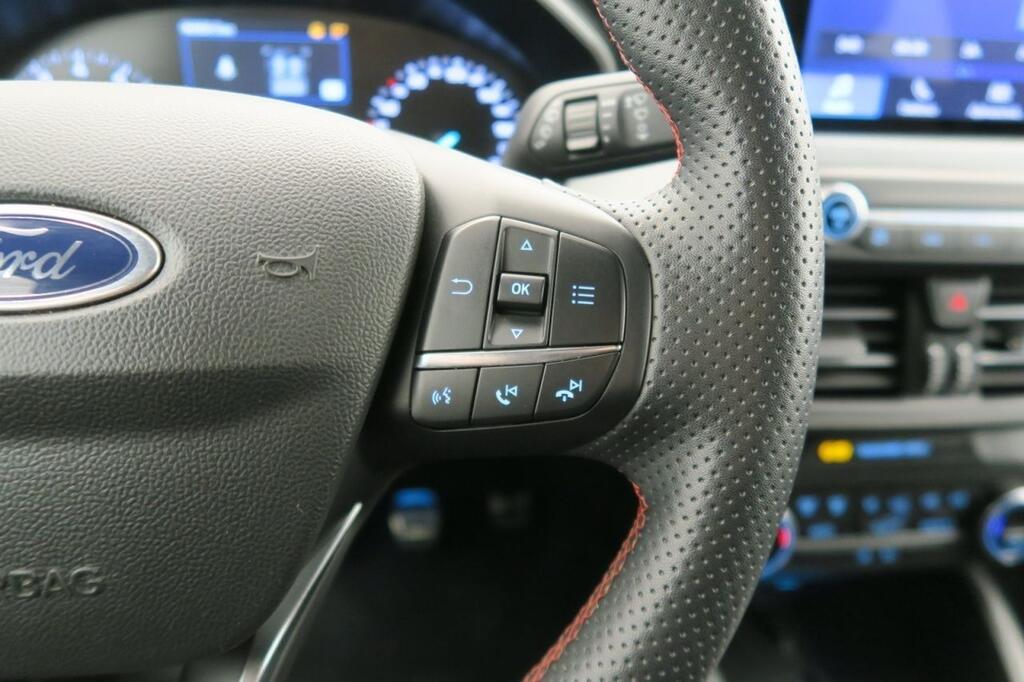 Ford Focus 1.0 Ecoboost MHEV 92kW ST-Line 16