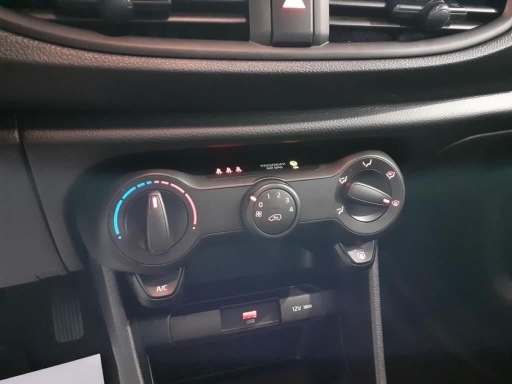 Kia Picanto 1.0 CVVT 49kW (67CV) Concept 17